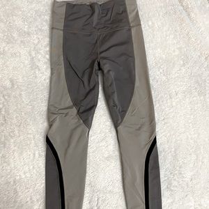 Pre-owned women’s Athleta workout pants size s